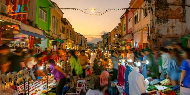 Các hoạt động sôi nổi trong sự kiện trao quà