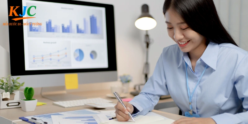 Nhân viên công ty có được ra vào tự do không